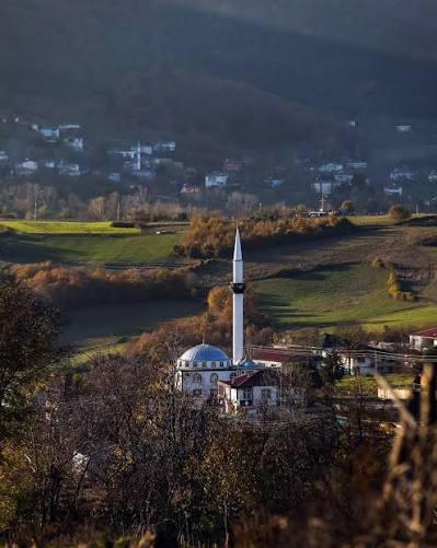 Denize Bakan Köy